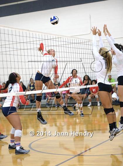 Thumbnail 3 in Redondo Union vs. Archbishop Mitty (Durango Fall Classic) photogallery.