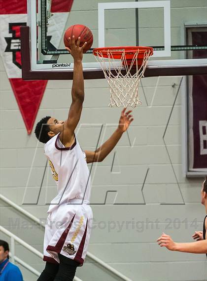 Thumbnail 3 in Paul VI vs. St. Anthony (Spalding Hoophall Classic) photogallery.