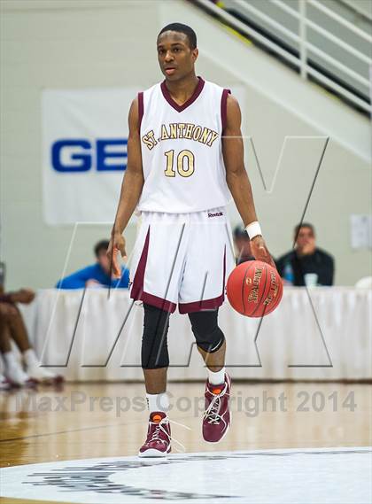 Thumbnail 2 in Paul VI vs. St. Anthony (Spalding Hoophall Classic) photogallery.