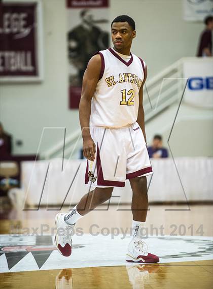 Thumbnail 1 in Paul VI vs. St. Anthony (Spalding Hoophall Classic) photogallery.