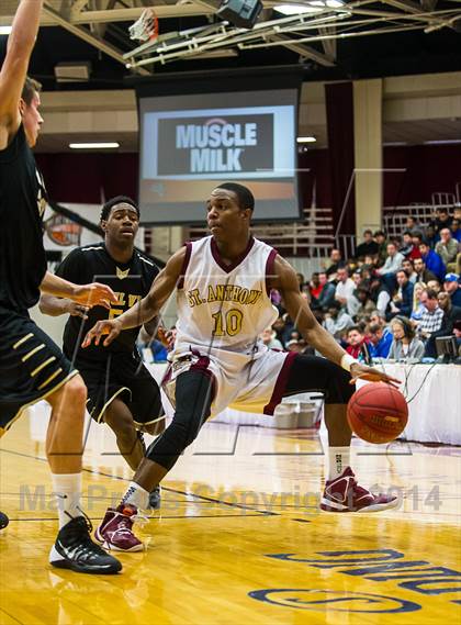 Thumbnail 1 in Paul VI vs. St. Anthony (Spalding Hoophall Classic) photogallery.