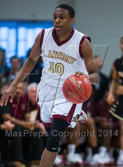 Thumbnail 2 in Paul VI vs. St. Anthony (Spalding Hoophall Classic) photogallery.