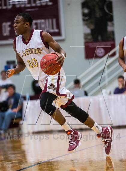 Thumbnail 1 in Paul VI vs. St. Anthony (Spalding Hoophall Classic) photogallery.