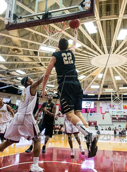 Thumbnail 1 in Paul VI vs. St. Anthony (Spalding Hoophall Classic) photogallery.
