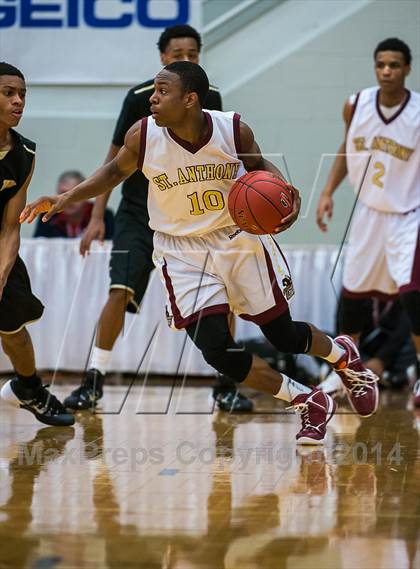 Thumbnail 3 in Paul VI vs. St. Anthony (Spalding Hoophall Classic) photogallery.