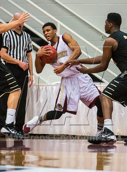 Thumbnail 2 in Paul VI vs. St. Anthony (Spalding Hoophall Classic) photogallery.