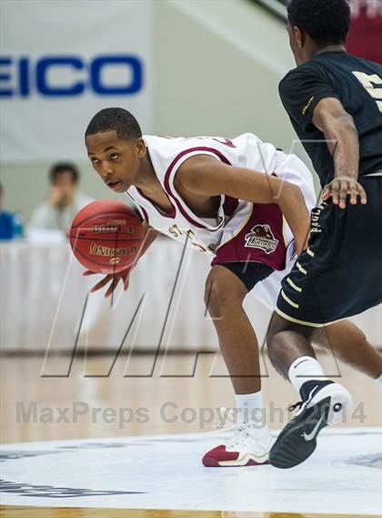 Thumbnail 2 in Paul VI vs. St. Anthony (Spalding Hoophall Classic) photogallery.