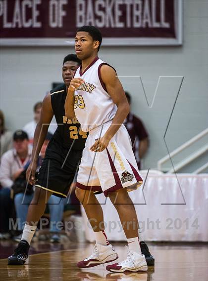 Thumbnail 1 in Paul VI vs. St. Anthony (Spalding Hoophall Classic) photogallery.
