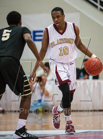 Thumbnail 2 in Paul VI vs. St. Anthony (Spalding Hoophall Classic) photogallery.