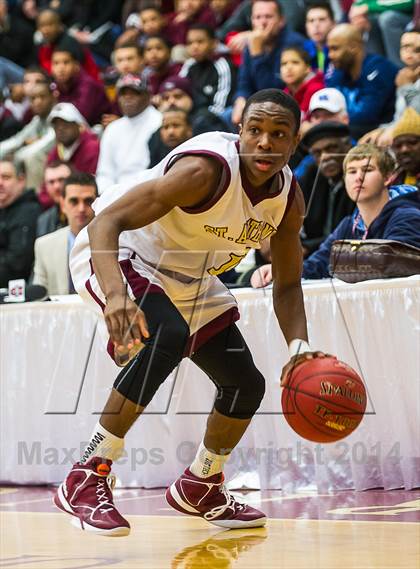 Thumbnail 1 in Paul VI vs. St. Anthony (Spalding Hoophall Classic) photogallery.