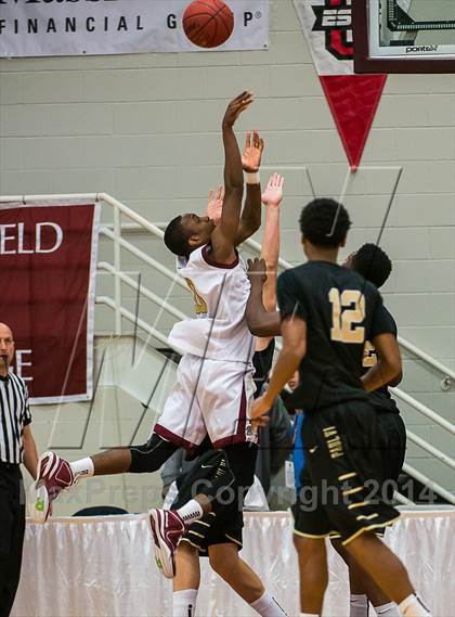 Thumbnail 2 in Paul VI vs. St. Anthony (Spalding Hoophall Classic) photogallery.