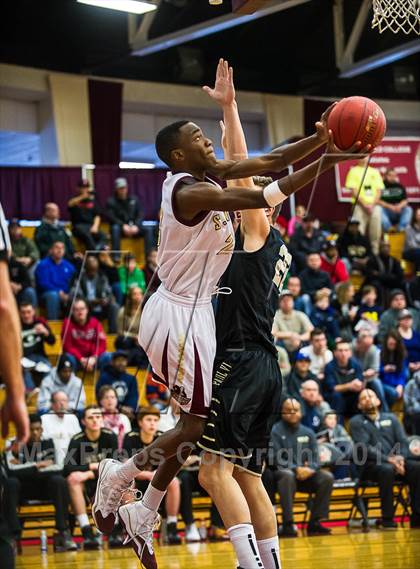 Thumbnail 2 in Paul VI vs. St. Anthony (Spalding Hoophall Classic) photogallery.