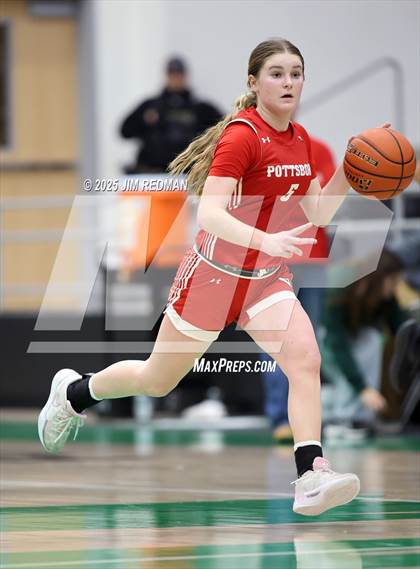 Thumbnail 1 in Pottsboro vs. Winnsboro (UIL 3A D1 Bi-District Basketball Playoff) photogallery.