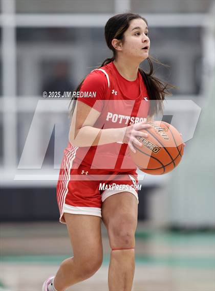 Thumbnail 3 in Pottsboro vs. Winnsboro (UIL 3A D1 Bi-District Basketball Playoff) photogallery.
