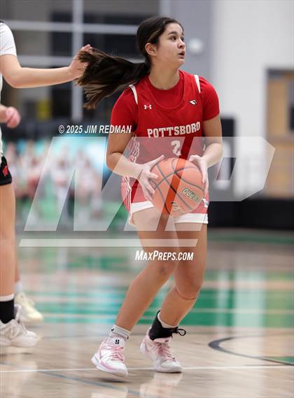 Thumbnail 2 in Pottsboro vs. Winnsboro (UIL 3A D1 Bi-District Basketball Playoff) photogallery.
