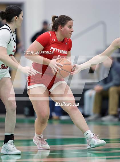 Thumbnail 3 in Pottsboro vs. Winnsboro (UIL 3A D1 Bi-District Basketball Playoff) photogallery.