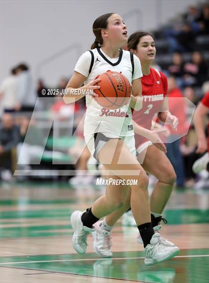 Thumbnail 2 in Pottsboro vs. Winnsboro (UIL 3A D1 Bi-District Basketball Playoff) photogallery.