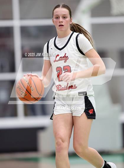 Thumbnail 3 in Pottsboro vs. Winnsboro (UIL 3A D1 Bi-District Basketball Playoff) photogallery.