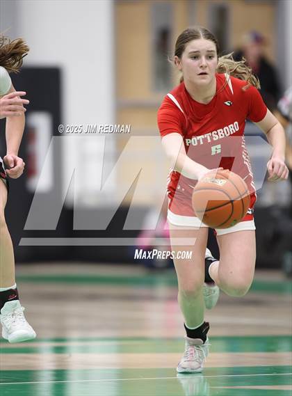 Thumbnail 3 in Pottsboro vs. Winnsboro (UIL 3A D1 Bi-District Basketball Playoff) photogallery.