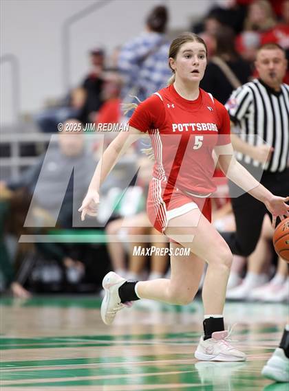 Thumbnail 3 in Pottsboro vs. Winnsboro (UIL 3A D1 Bi-District Basketball Playoff) photogallery.