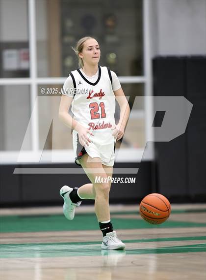 Thumbnail 2 in Pottsboro vs. Winnsboro (UIL 3A D1 Bi-District Basketball Playoff) photogallery.