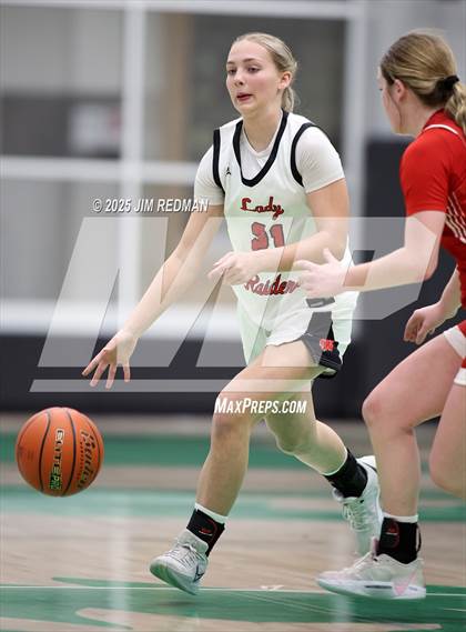 Thumbnail 2 in Pottsboro vs. Winnsboro (UIL 3A D1 Bi-District Basketball Playoff) photogallery.