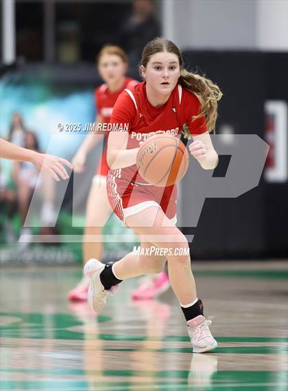 Thumbnail 3 in Pottsboro vs. Winnsboro (UIL 3A D1 Bi-District Basketball Playoff) photogallery.