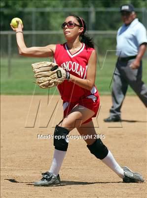 Thumbnail 1 in Lincoln-Stockton vs Vacaville (Sec. Playoff) photogallery.