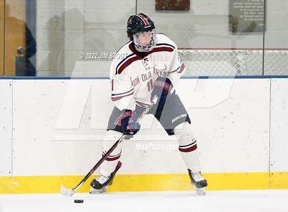 Thumbnail 3 in Avon Old Farms Varsity B @ Kent photogallery.