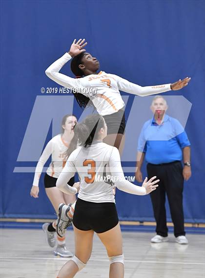 Thumbnail 2 in Saint Joseph vs. Palos Verdes (Dave Mohs Classic) photogallery.