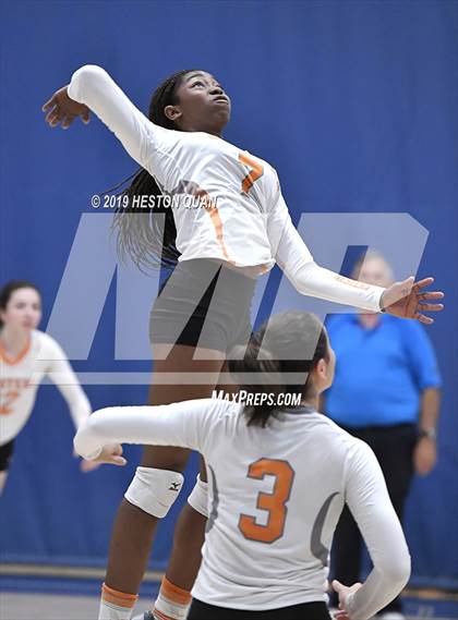 Thumbnail 1 in Saint Joseph vs. Palos Verdes (Dave Mohs Classic) photogallery.