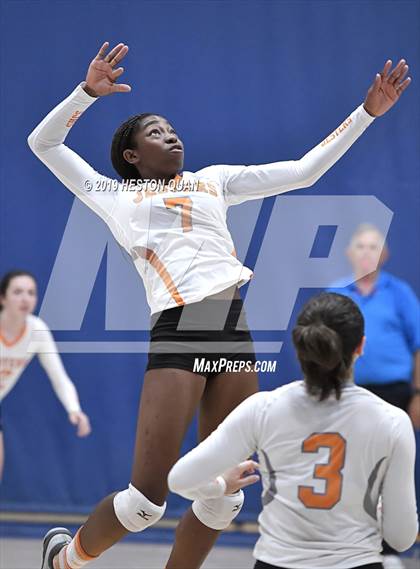 Thumbnail 3 in Saint Joseph vs. Palos Verdes (Dave Mohs Classic) photogallery.
