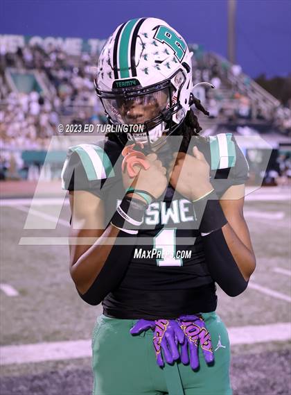 Thumbnail 3 in Lassiter @ Roswell photogallery.