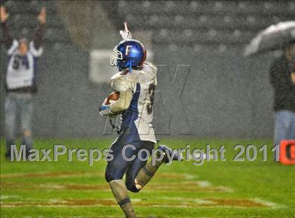 Thumbnail 3 in Serra vs. Folsom (CIF State D2 Final) photogallery.
