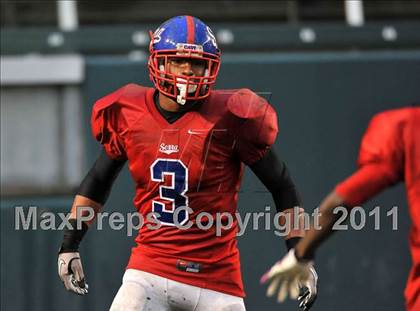 Thumbnail 3 in Serra vs. Folsom (CIF State D2 Final) photogallery.