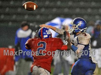 Thumbnail 2 in Serra vs. Folsom (CIF State D2 Final) photogallery.