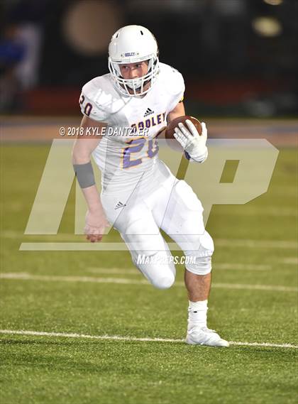 Thumbnail 3 in Godley vs. Canton photogallery.