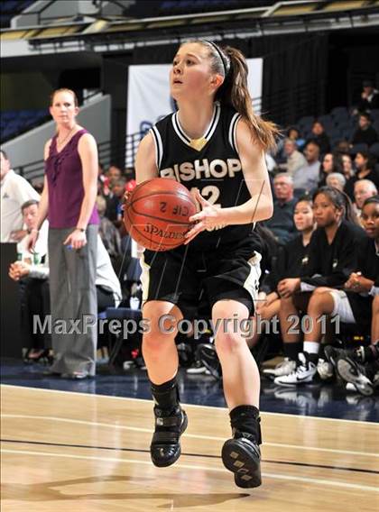 Thumbnail 3 in Windward vs. Bishop Montgomery (CIF SS 4AA Final) photogallery.