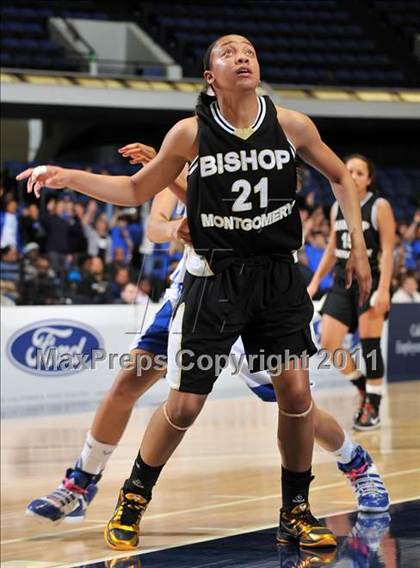 Thumbnail 1 in Windward vs. Bishop Montgomery (CIF SS 4AA Final) photogallery.