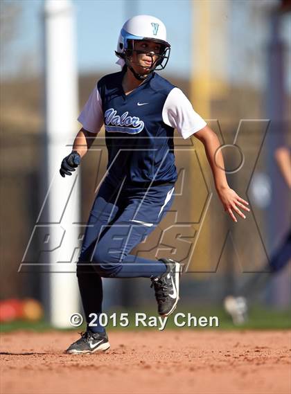 Thumbnail 3 in Valor Christian vs. Frederick (CHSAA 4A Quarterfinal) photogallery.