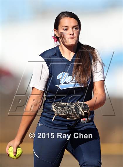 Thumbnail 2 in Valor Christian vs. Frederick (CHSAA 4A Quarterfinal) photogallery.