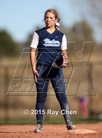 Thumbnail 3 in Valor Christian vs. Frederick (CHSAA 4A Quarterfinal) photogallery.