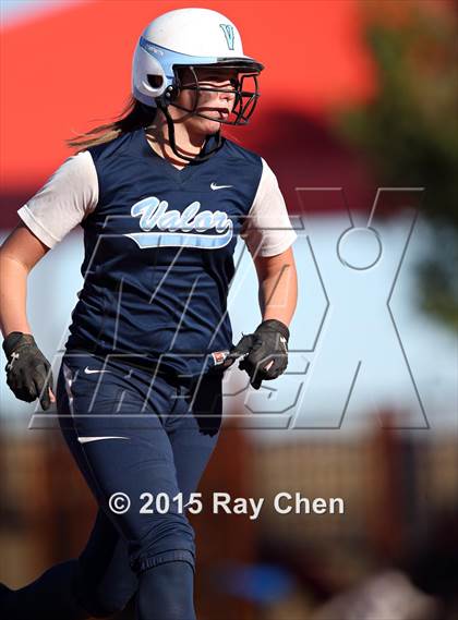 Thumbnail 2 in Valor Christian vs. Frederick (CHSAA 4A Quarterfinal) photogallery.