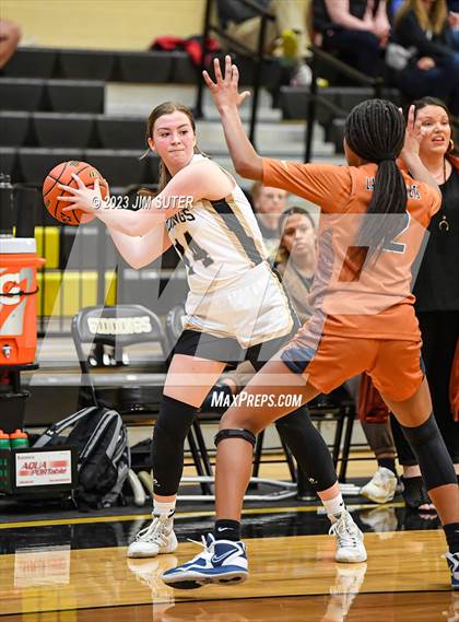 Thumbnail 2 in Giddings vs Caldwell photogallery.