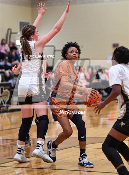 Thumbnail 2 in Giddings vs Caldwell photogallery.