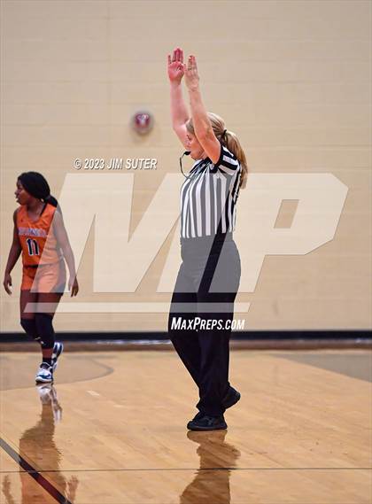 Thumbnail 2 in Giddings vs Caldwell photogallery.