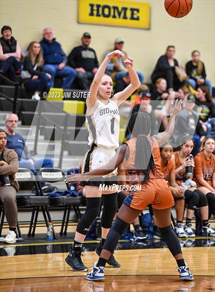 Thumbnail 3 in Giddings vs Caldwell photogallery.