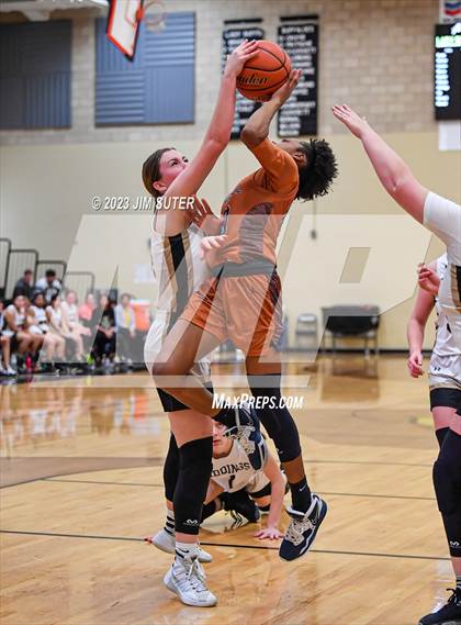 Thumbnail 2 in Giddings vs Caldwell photogallery.