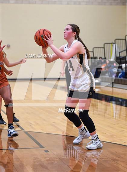 Thumbnail 2 in Giddings vs Caldwell photogallery.