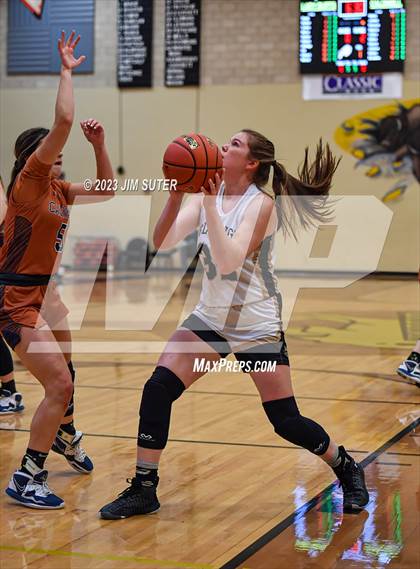 Thumbnail 2 in Giddings vs Caldwell photogallery.